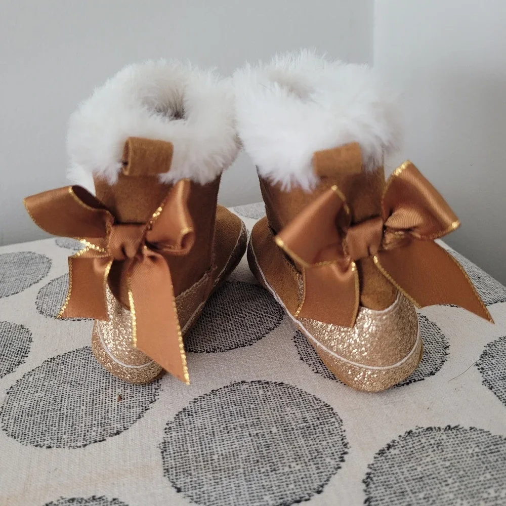 Bebe Baby Faux Fur Lined Boots Gold Lettering Size 3